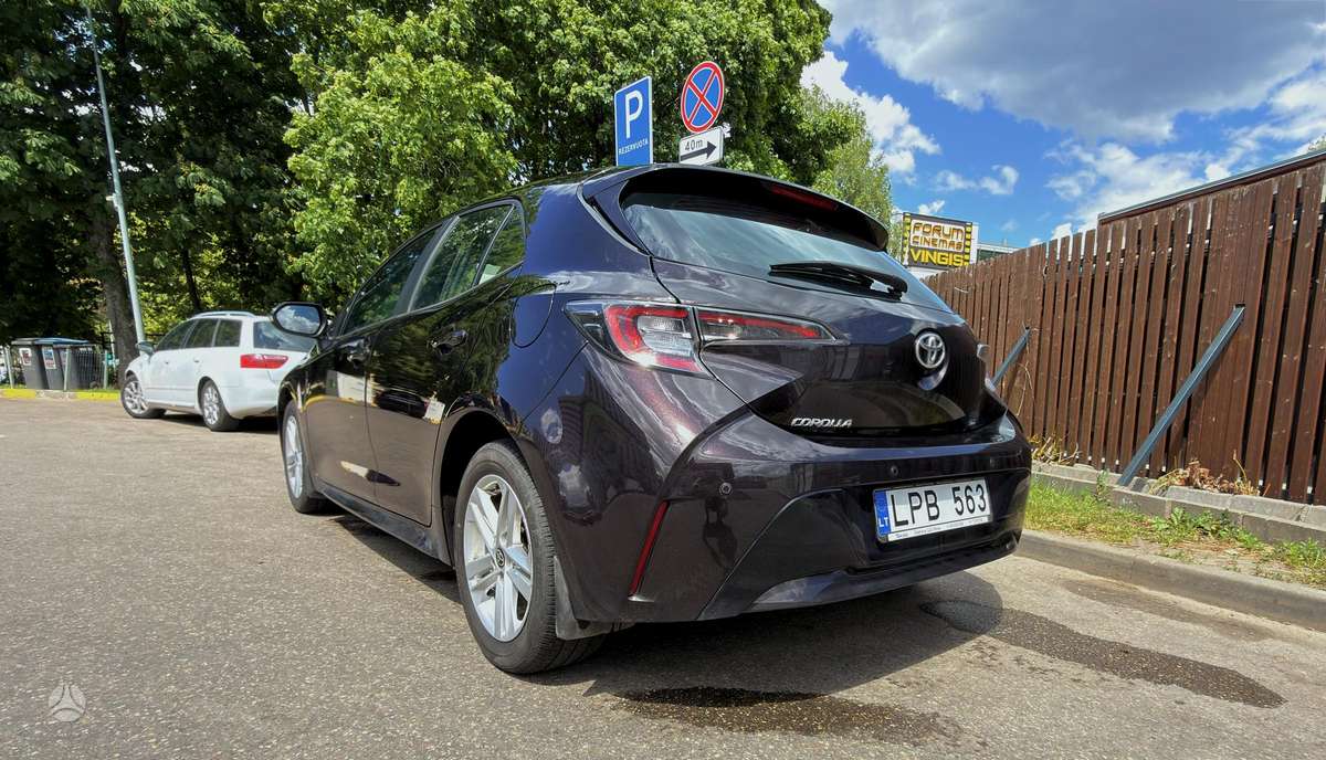 Toyota Corolla, 1.2 l., hatchback