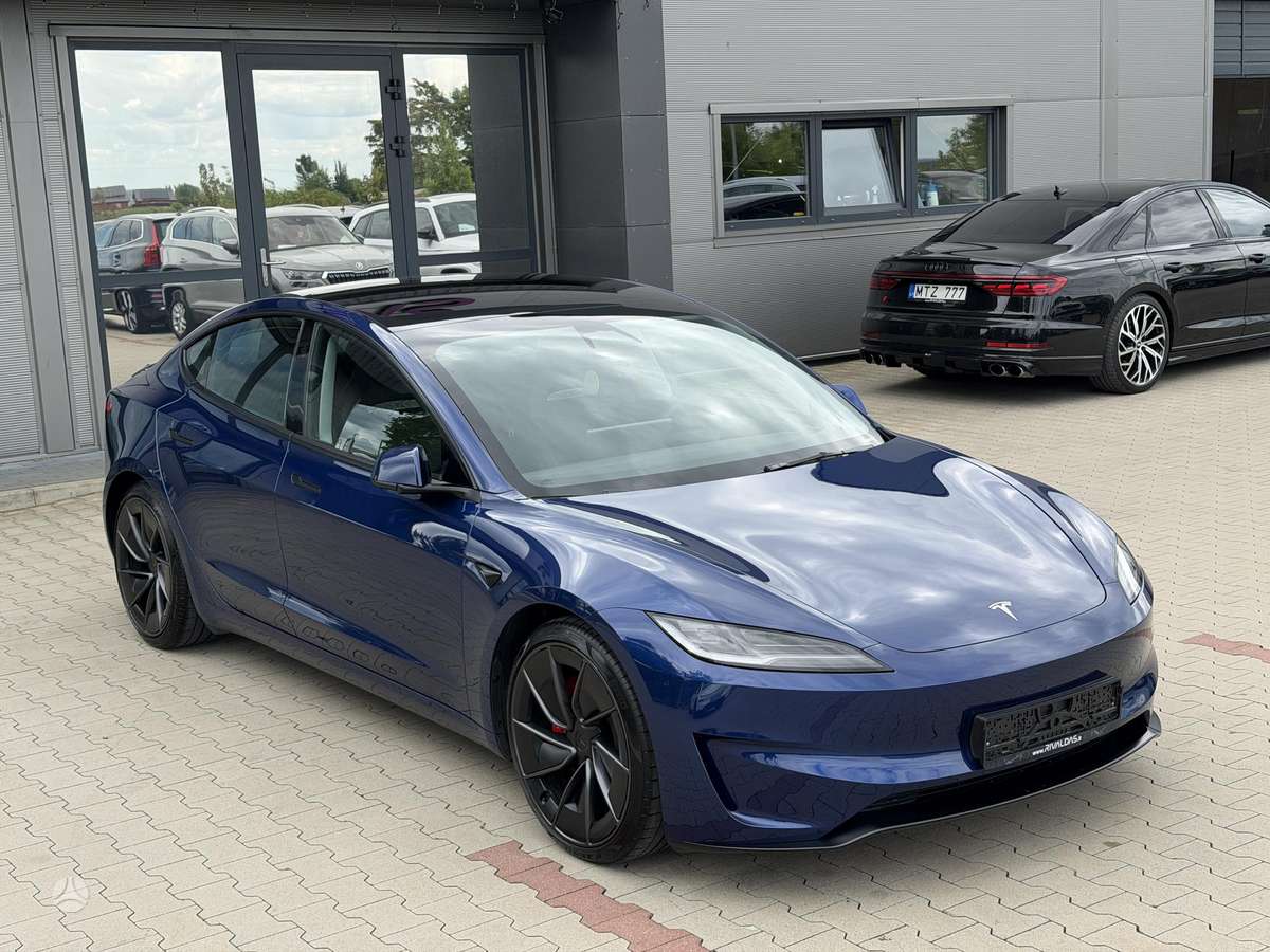 Tesla Model 3, 81 kWh, hatchback