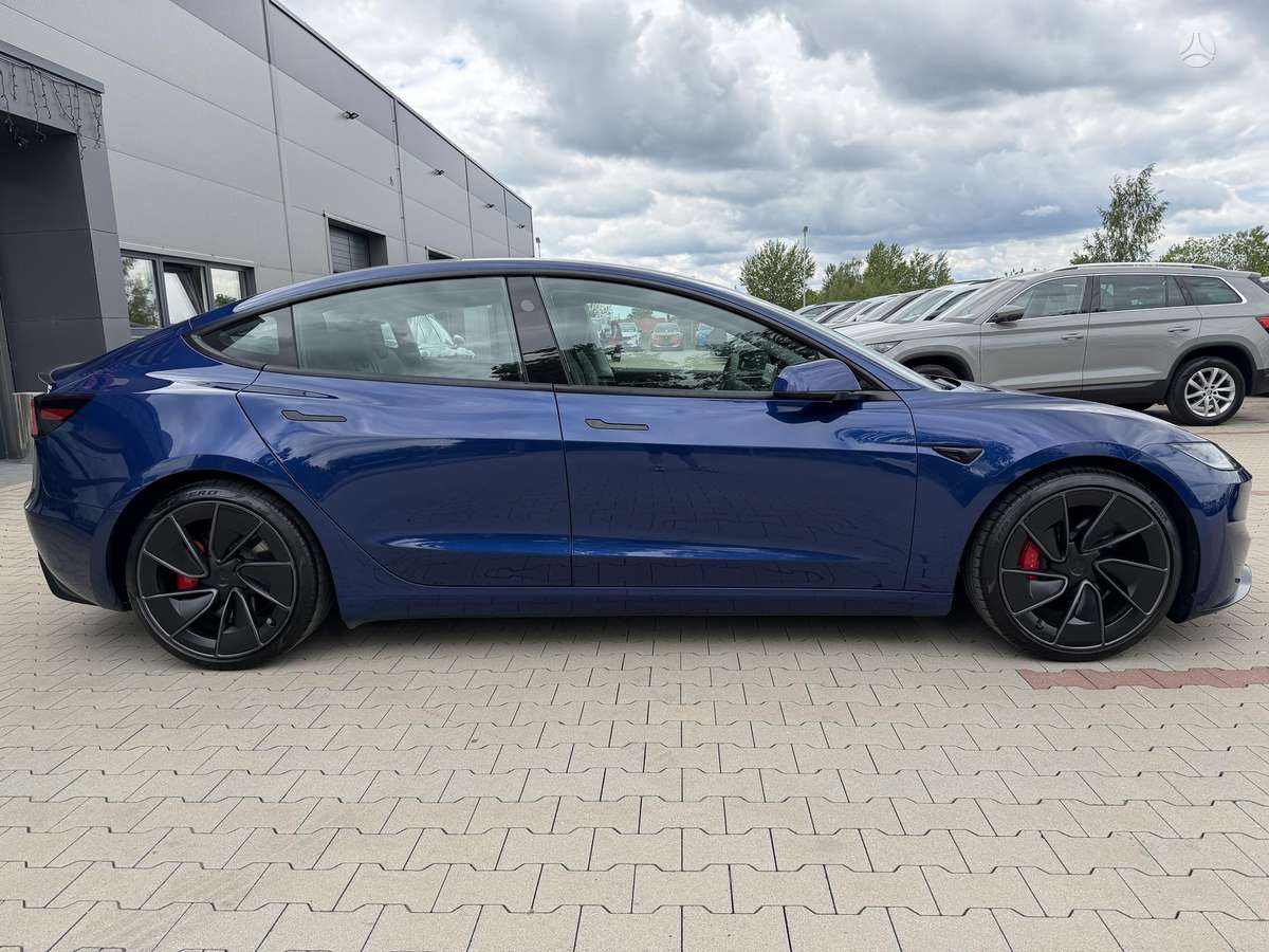 Tesla Model 3, 81 кВт·ч, Хэтчбек