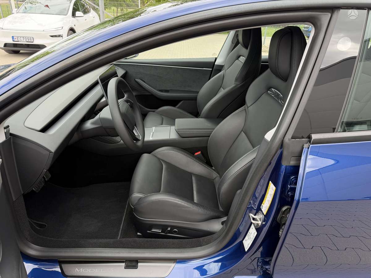 Tesla Model 3, 81 kWh, hatchback