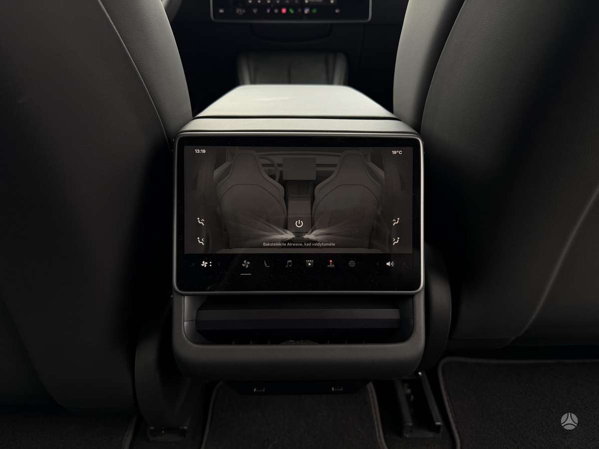 Tesla Model 3, 81 kWh, hatchback