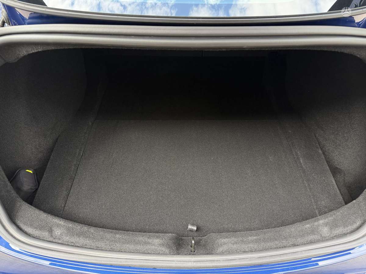Tesla Model 3, 81 kWh, hatchback