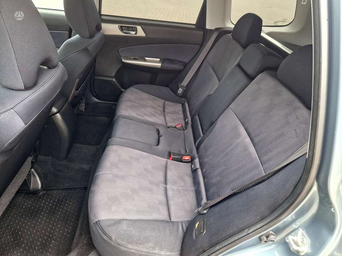 Subaru Forester, 2.0 l., off-road / crossover