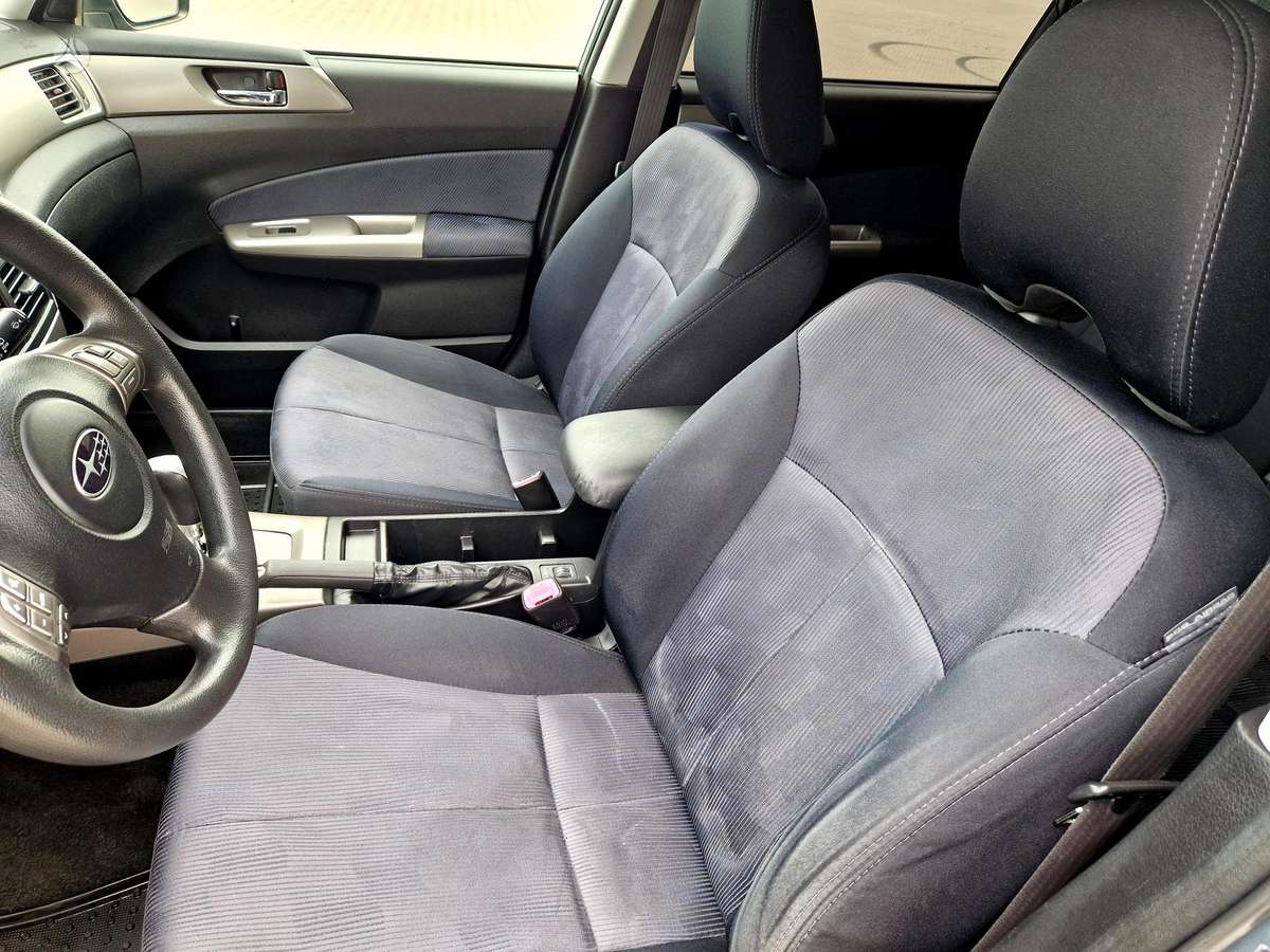 Subaru Forester, 2.0 l., off-road / crossover
