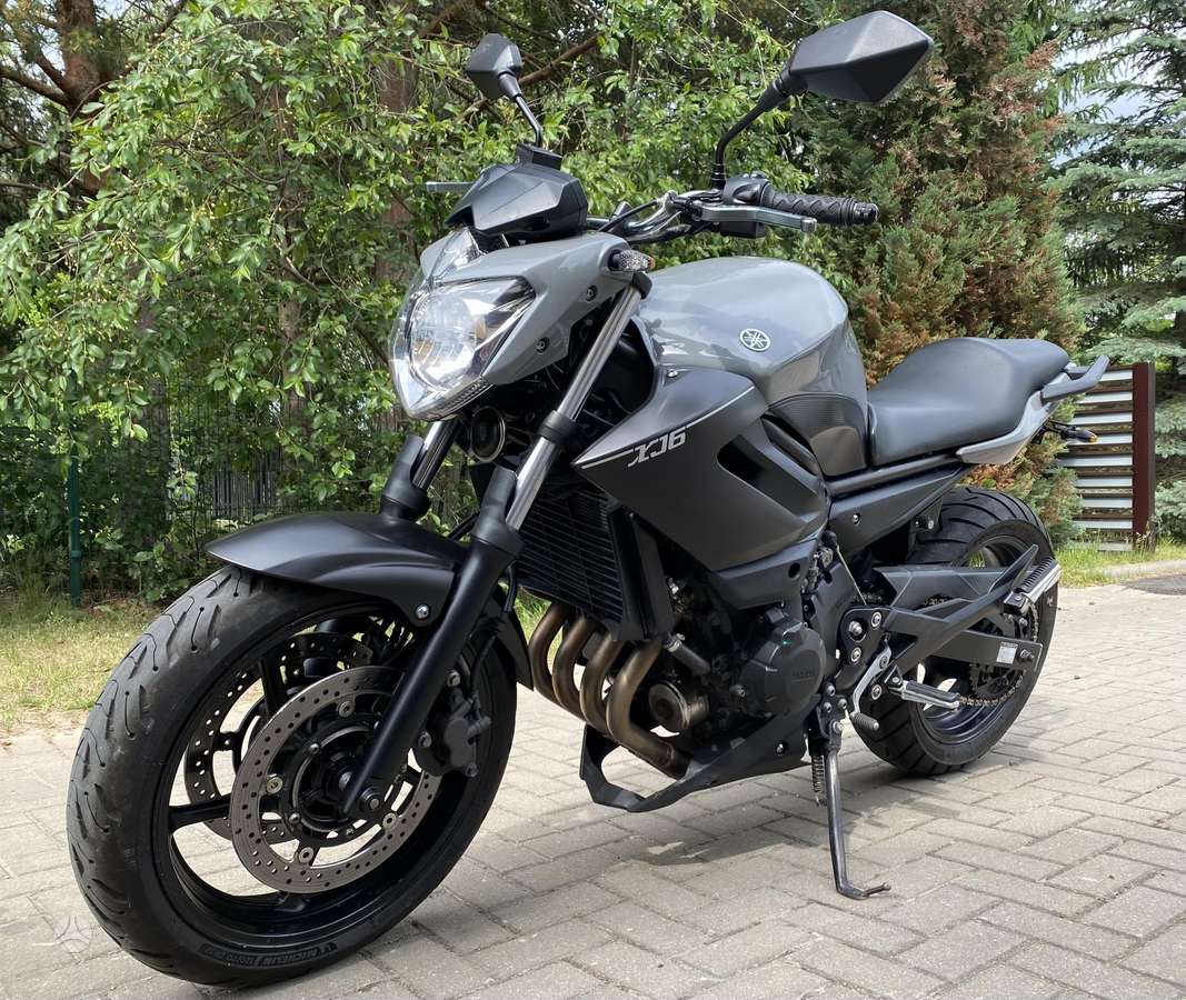 Yamaha XJ6 600cc, street / classic