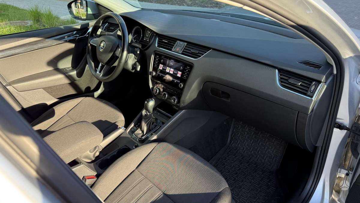 Skoda Octavia, 1.6 l., hatchback