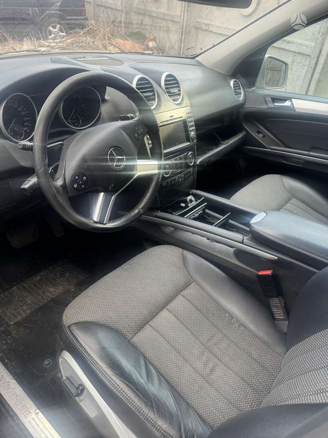 Mercedes-Benz ML350