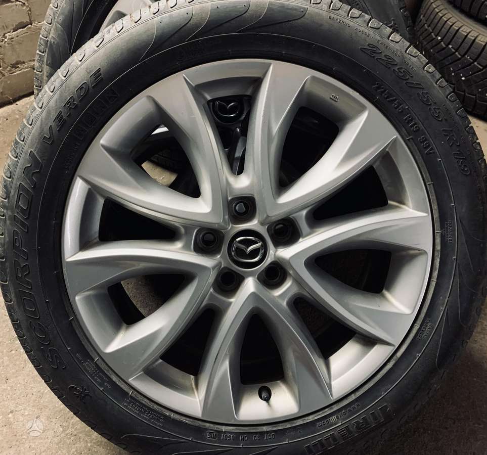 Mazda, lengvojo lydinio, R19