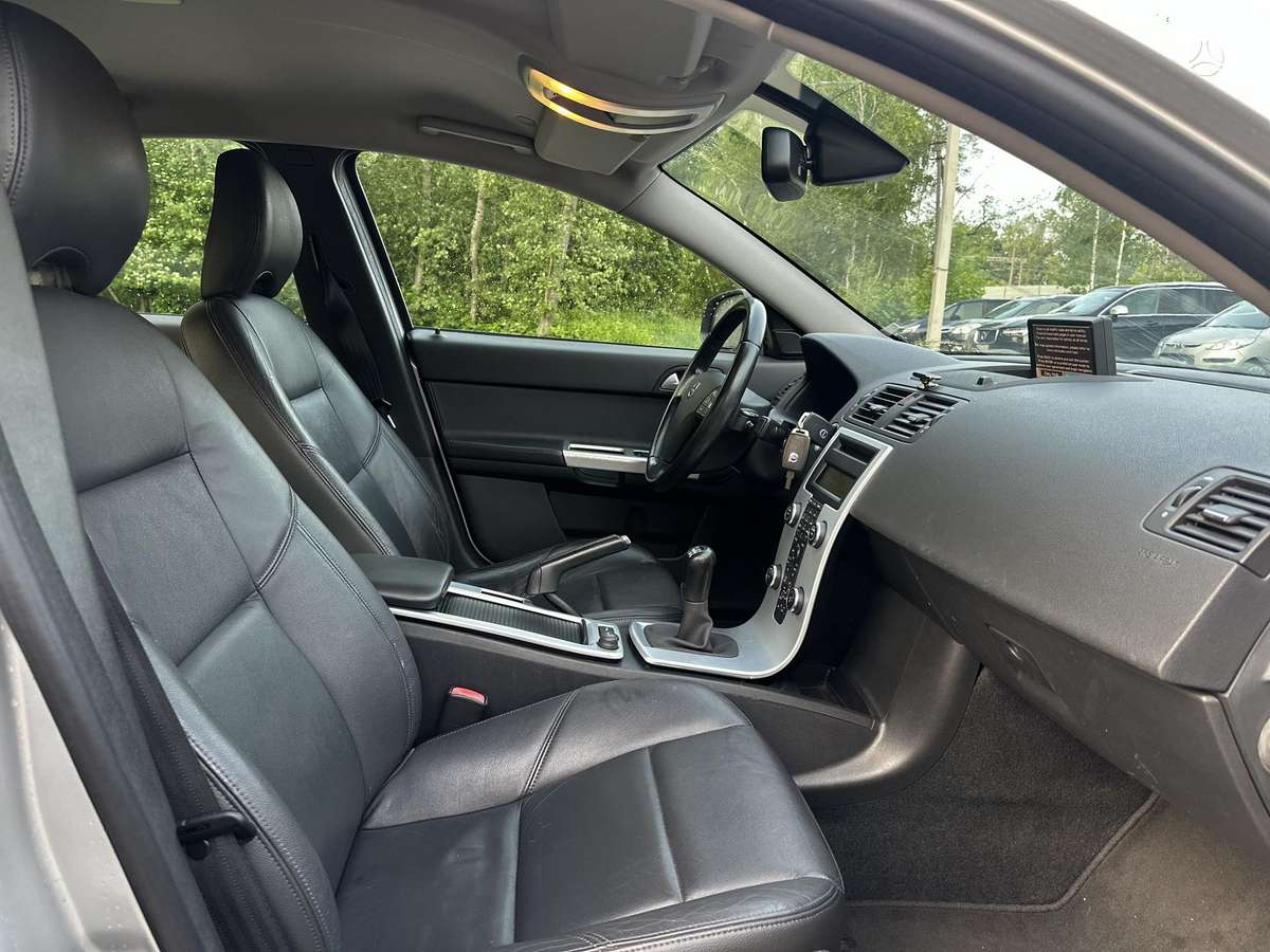 Volvo S40, 1.6 l., Седан
