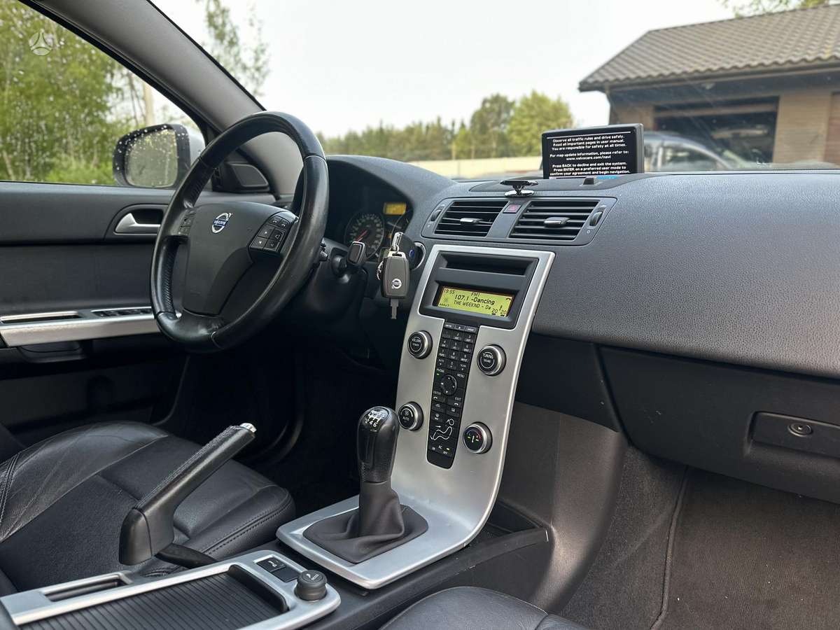 Volvo S40, 1.6 l., Седан