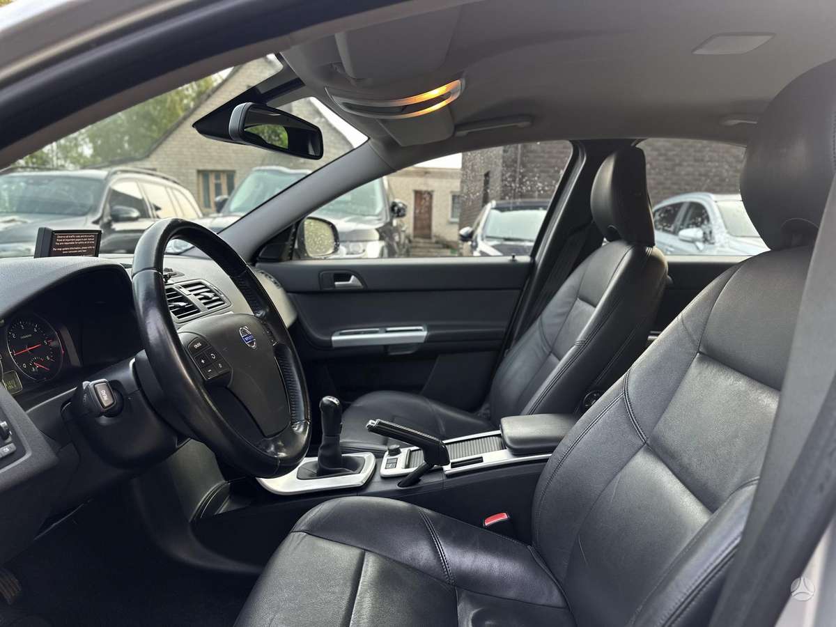 Volvo S40, 1.6 l., Седан