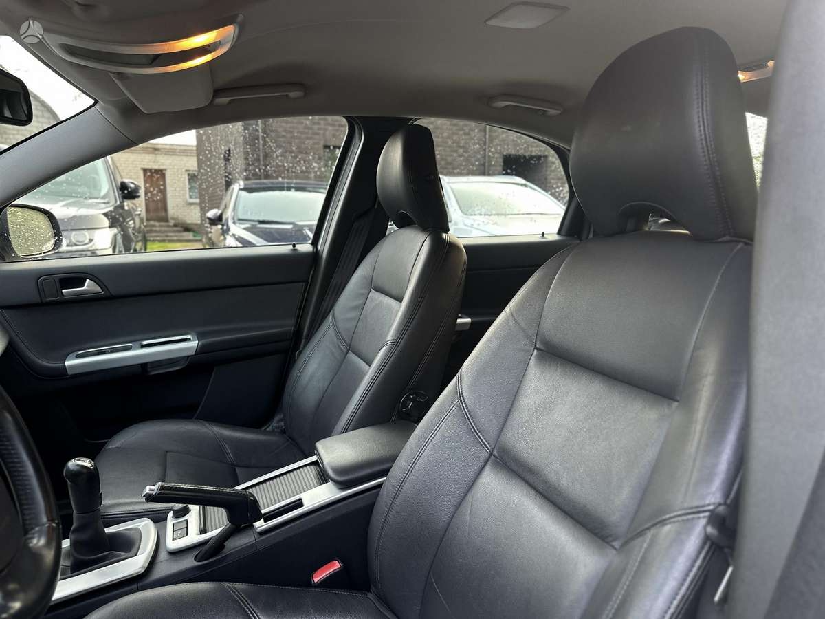 Volvo S40, 1.6 l., Седан