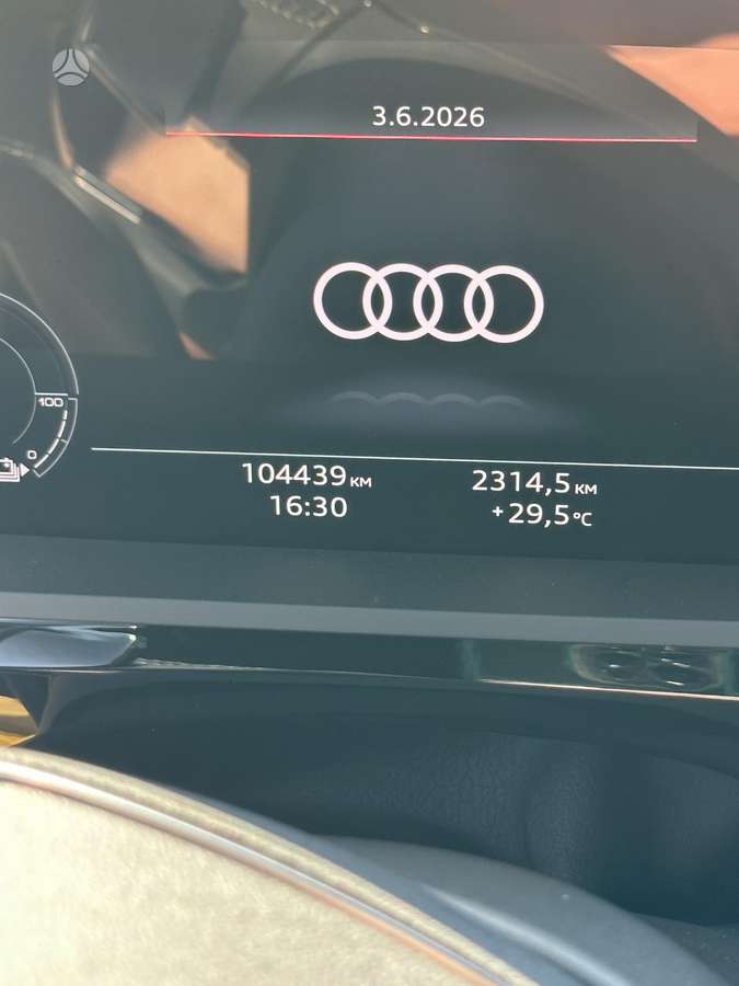 Audi e-tron, off-road / crossover