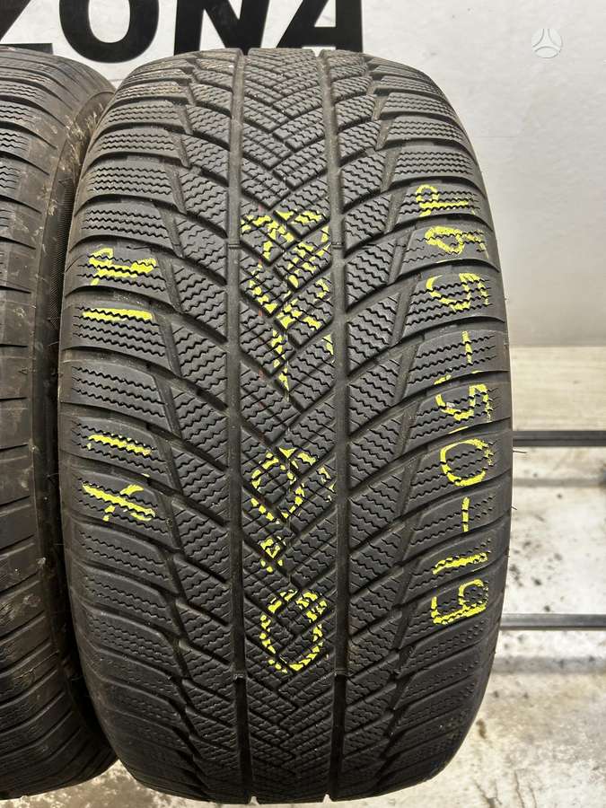 Bridgestone Blizzak LM001, winter 265/45 R19