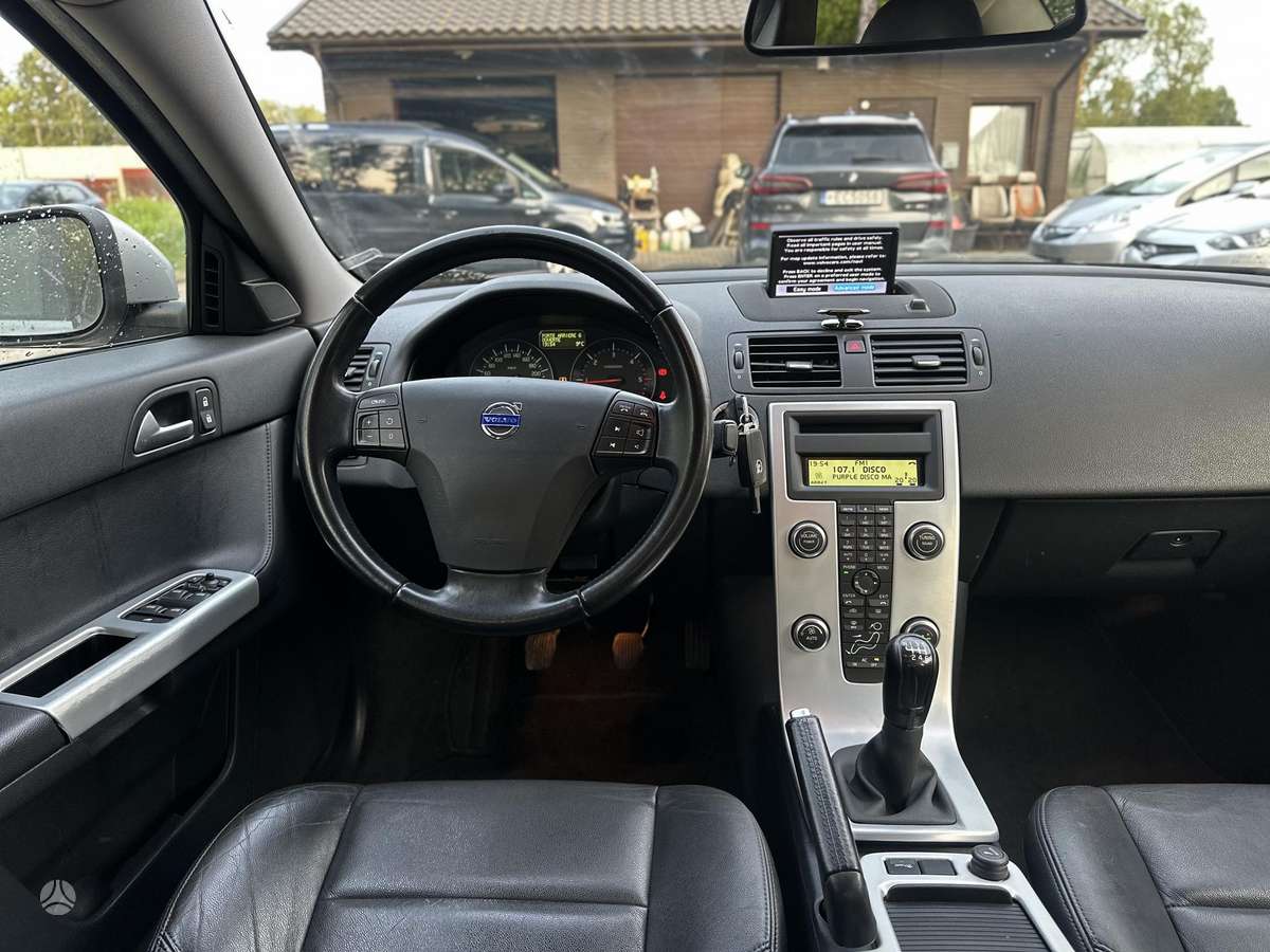 Volvo S40, 1.6 l., Седан