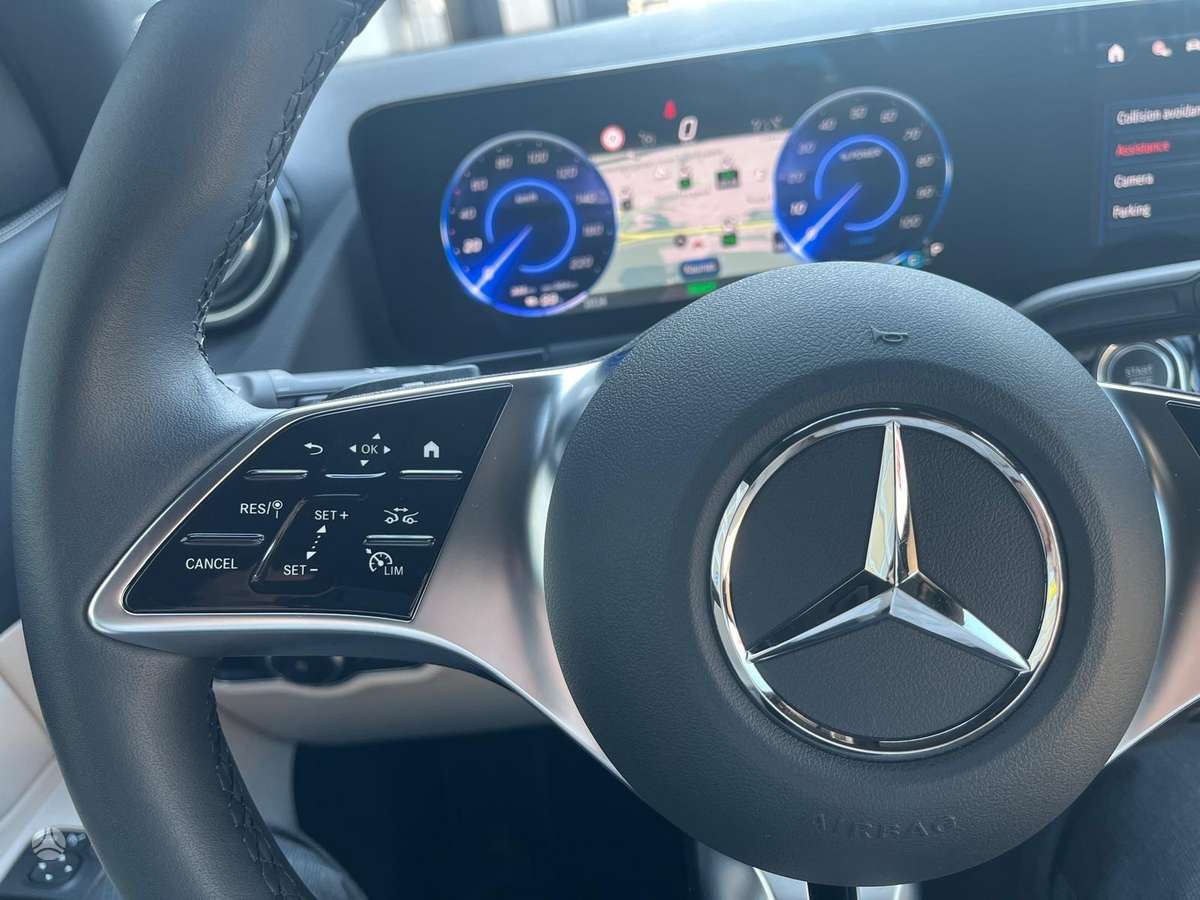 Mercedes-Benz EQA, 70 кВт·ч, Внедорожник / Кроссовер