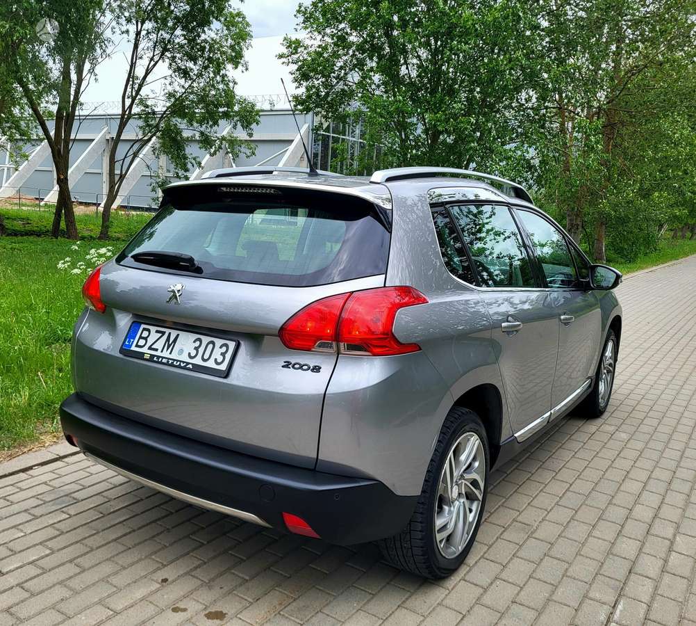 Peugeot 2008 - 6