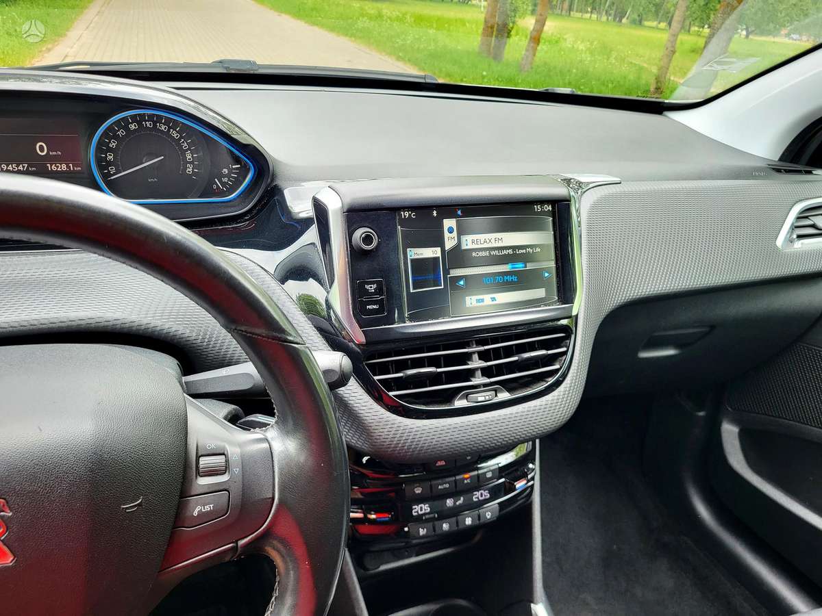 Peugeot 2008 - 10