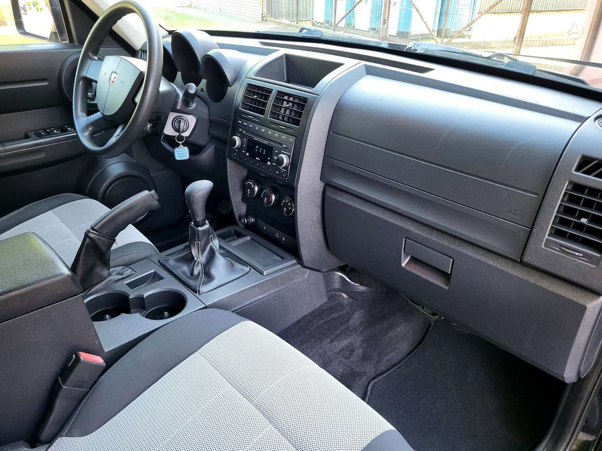 Dodge Nitro, 2.8 l., off-road / crossover