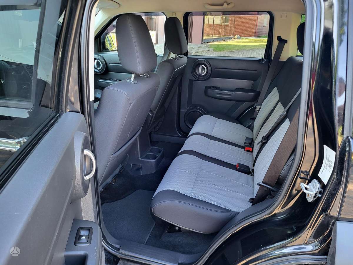 Dodge Nitro, 2.8 l., off-road / crossover