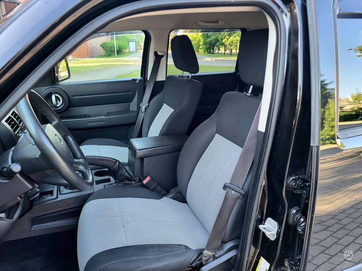 Dodge Nitro, 2.8 l., off-road / crossover