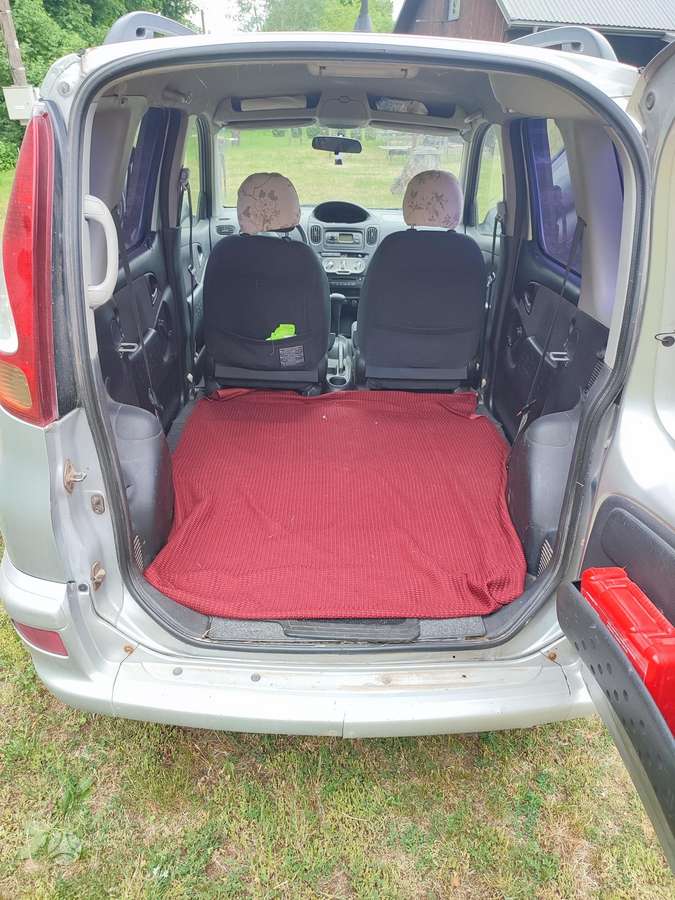 Toyota Yaris Verso - 4