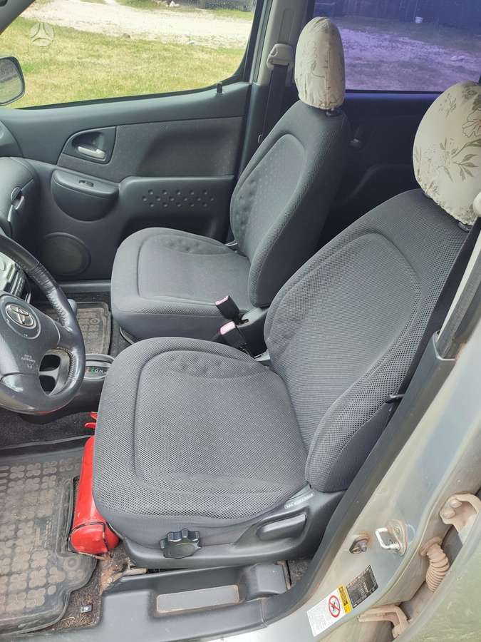 Toyota Yaris Verso - 3
