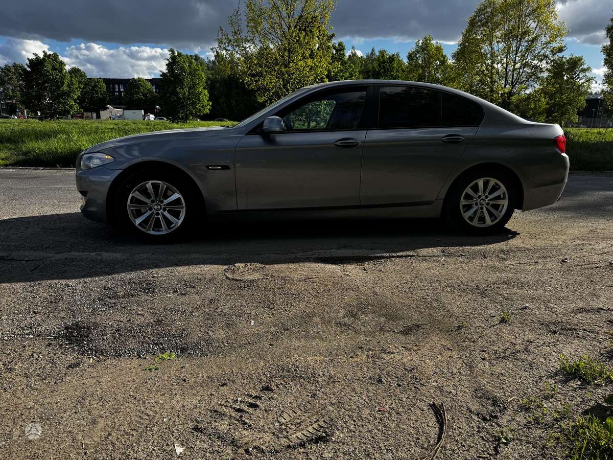 BMW 520, 2.0 l., Седан