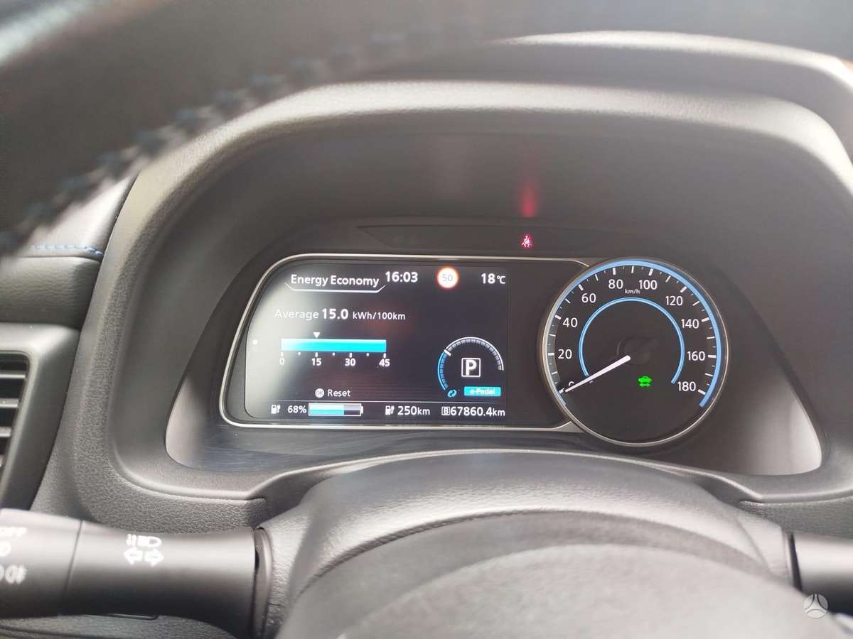 Nissan Leaf, 62 kWh, hatchback