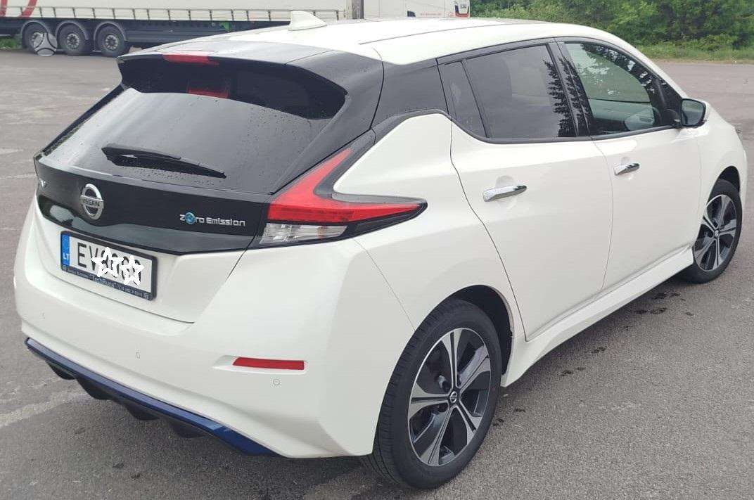 Nissan Leaf, 62 kWh, hatchback