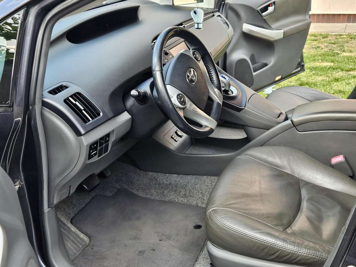 Toyota Prius - 10