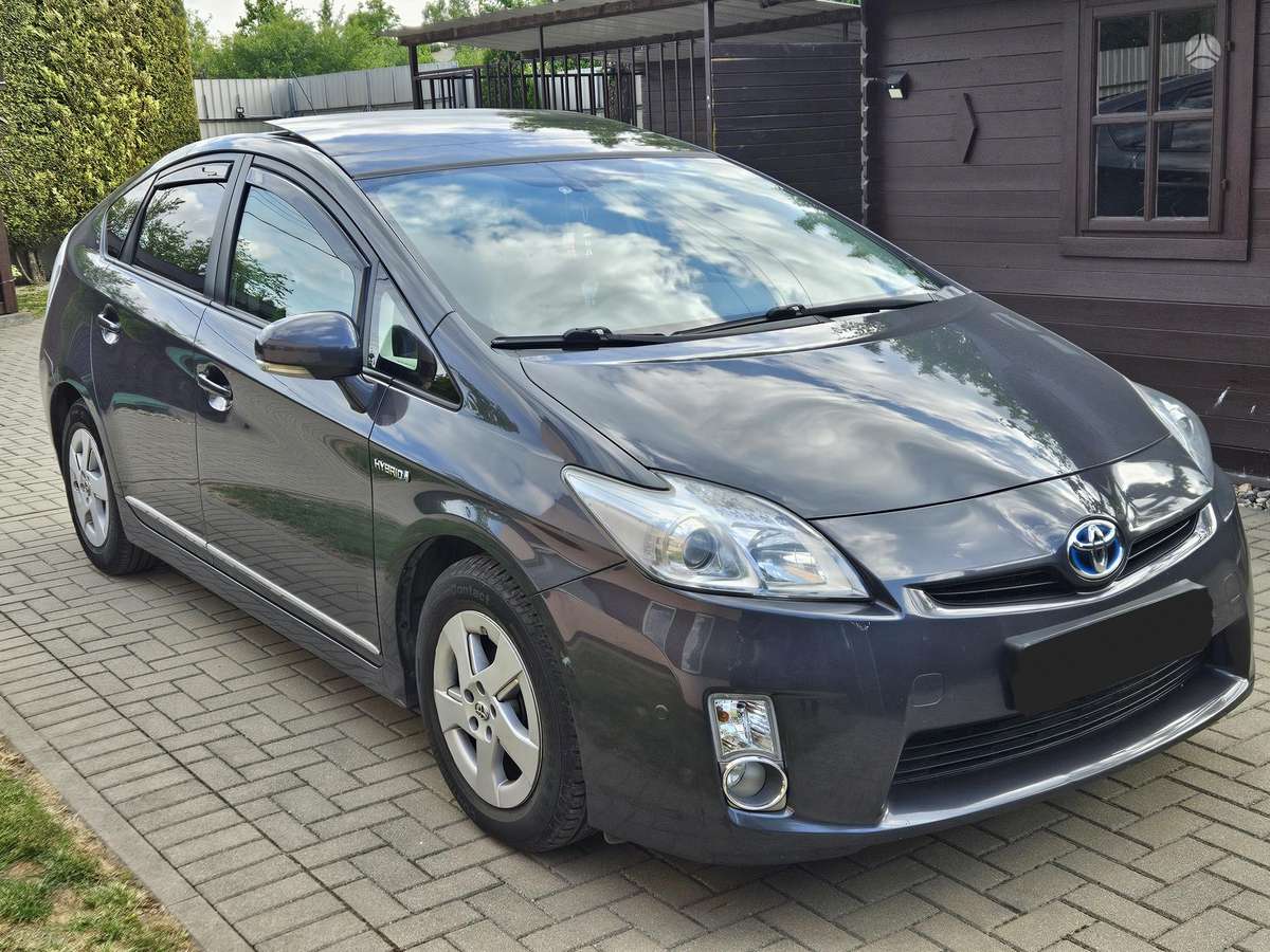 Toyota Prius - 3