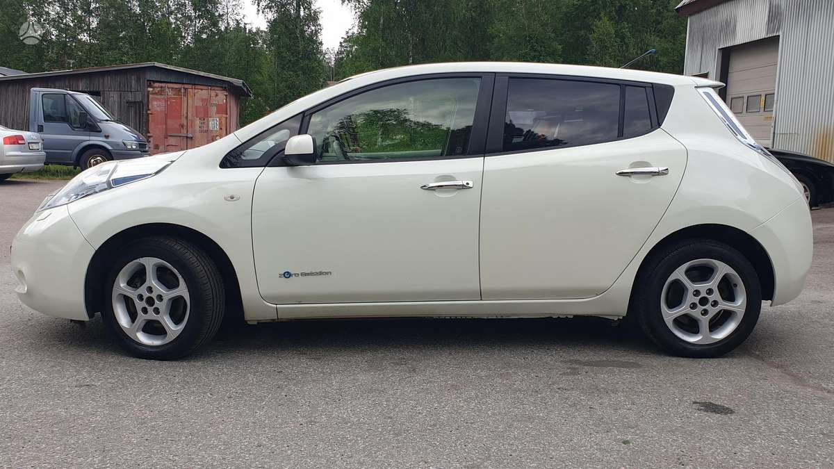 Nissan Leaf, hatchback