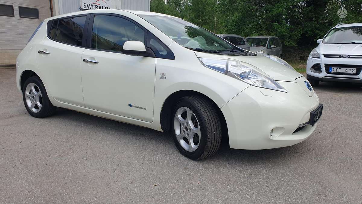 Nissan Leaf, hatchback