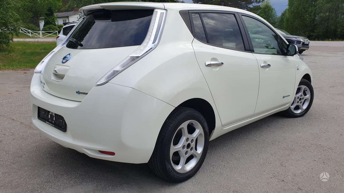 Nissan Leaf, hatchback