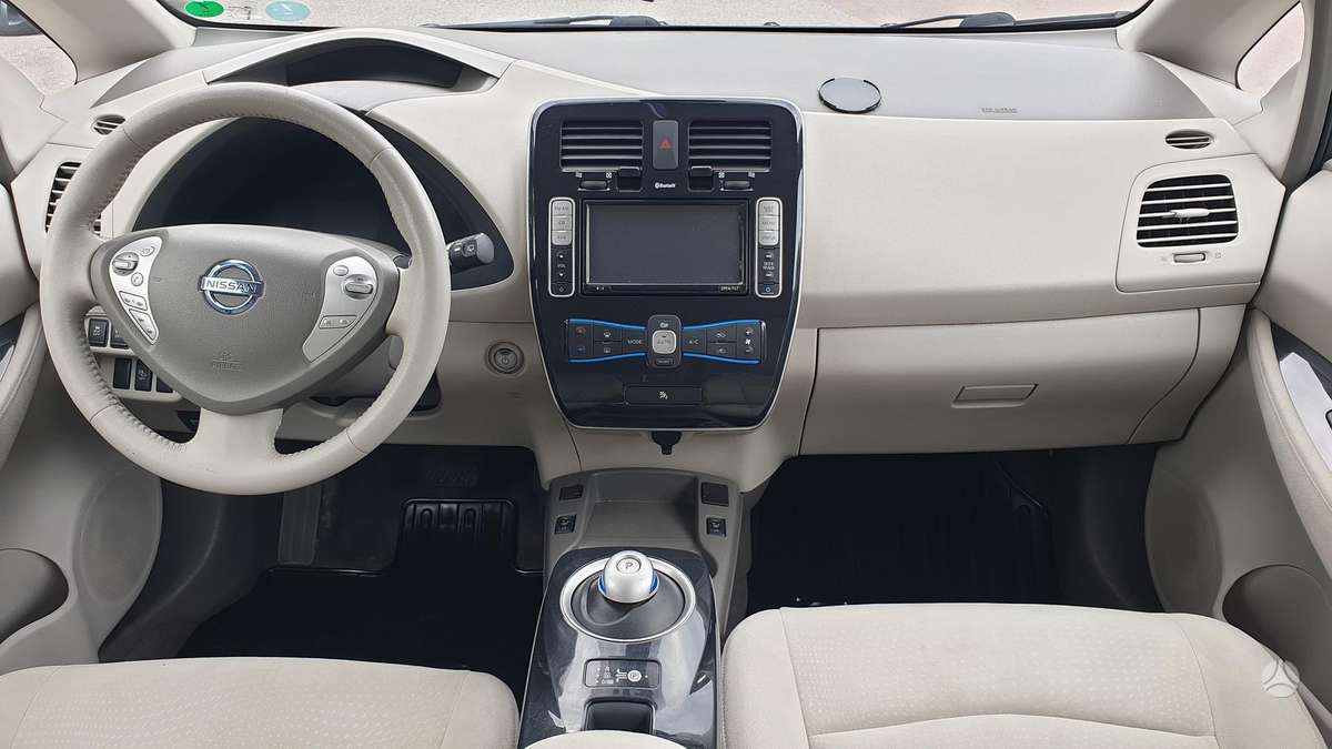 Nissan Leaf, Хэтчбек