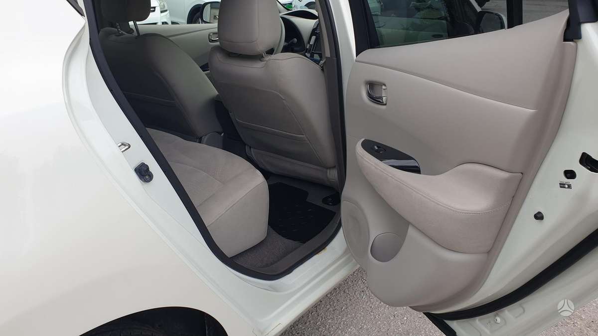 Nissan Leaf, Хэтчбек