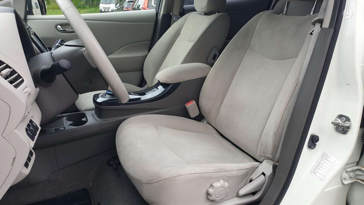 Nissan Leaf, Хэтчбек