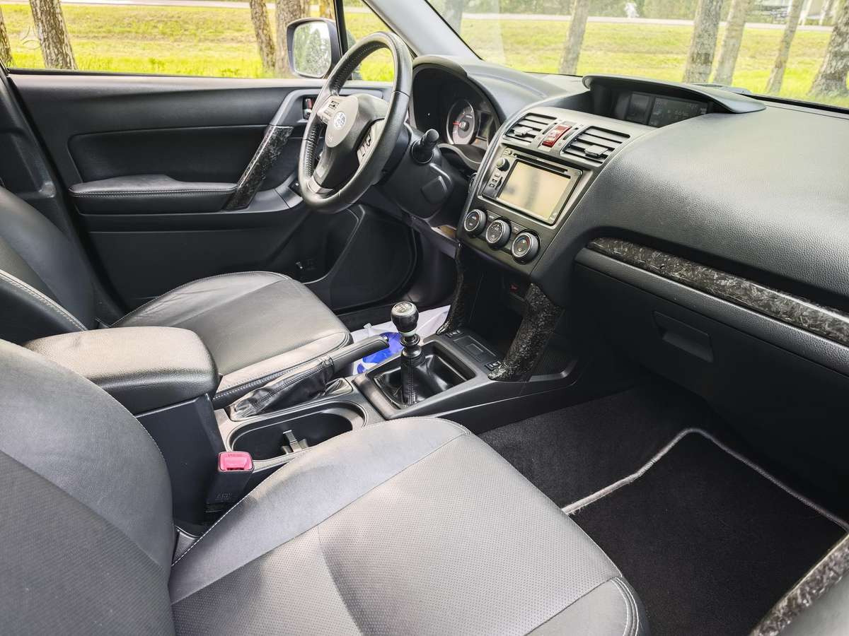 Subaru Forester, 2.0 l., mpv / minivan