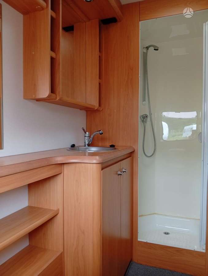 Hobby Chateau Comfort 470, кемперы