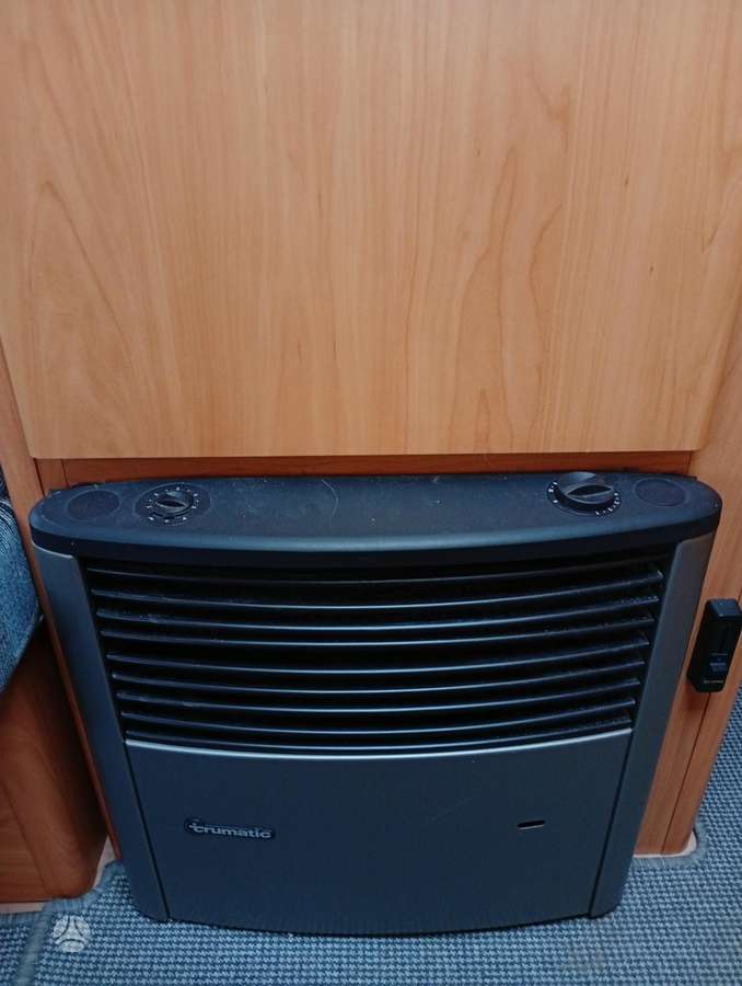 Hobby Chateau Comfort 470, prikabinami nameliai
