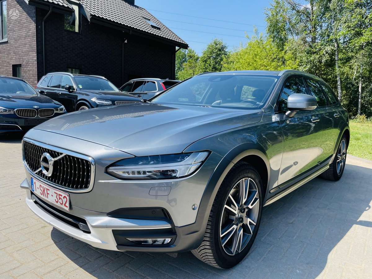 Volvo V90 Cross Country - 3