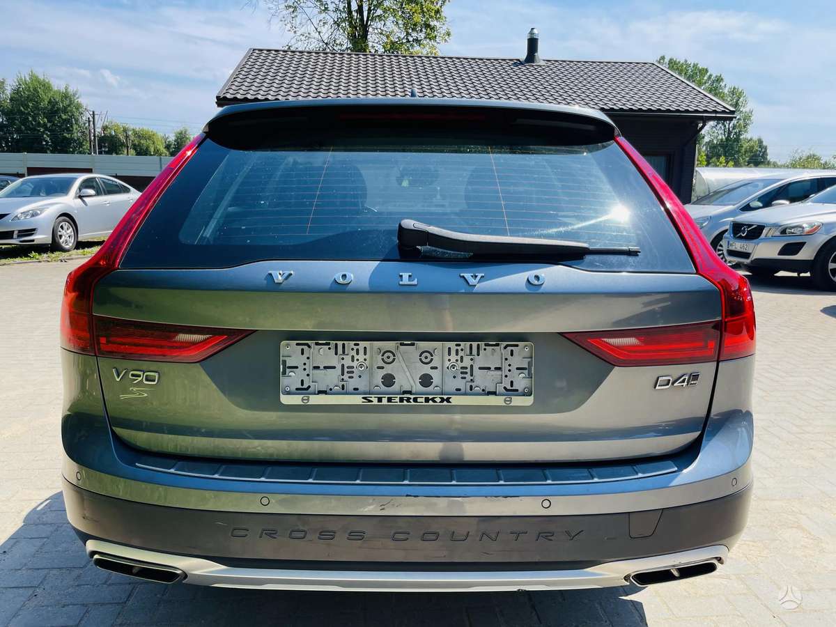 Volvo V90 Cross Country - 5