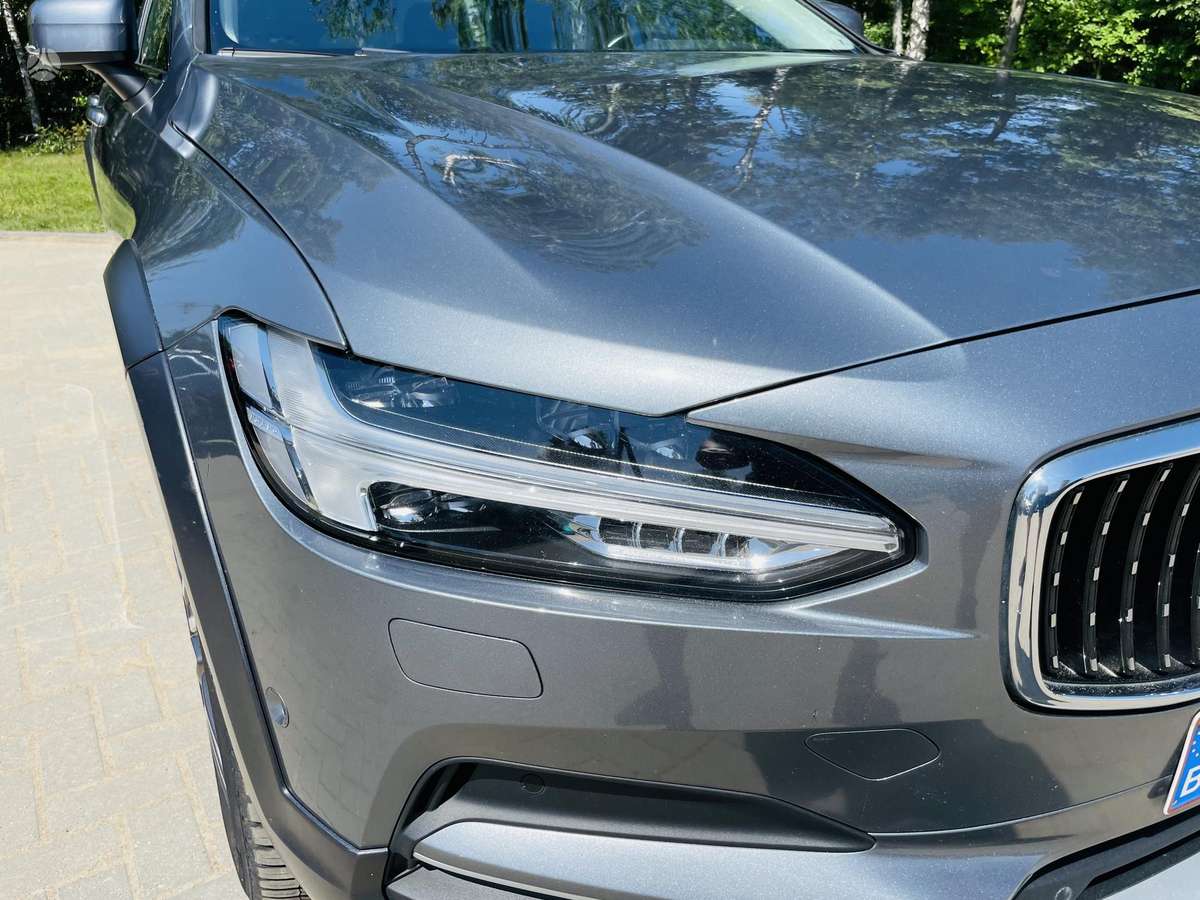 Volvo V90 Cross Country - 9