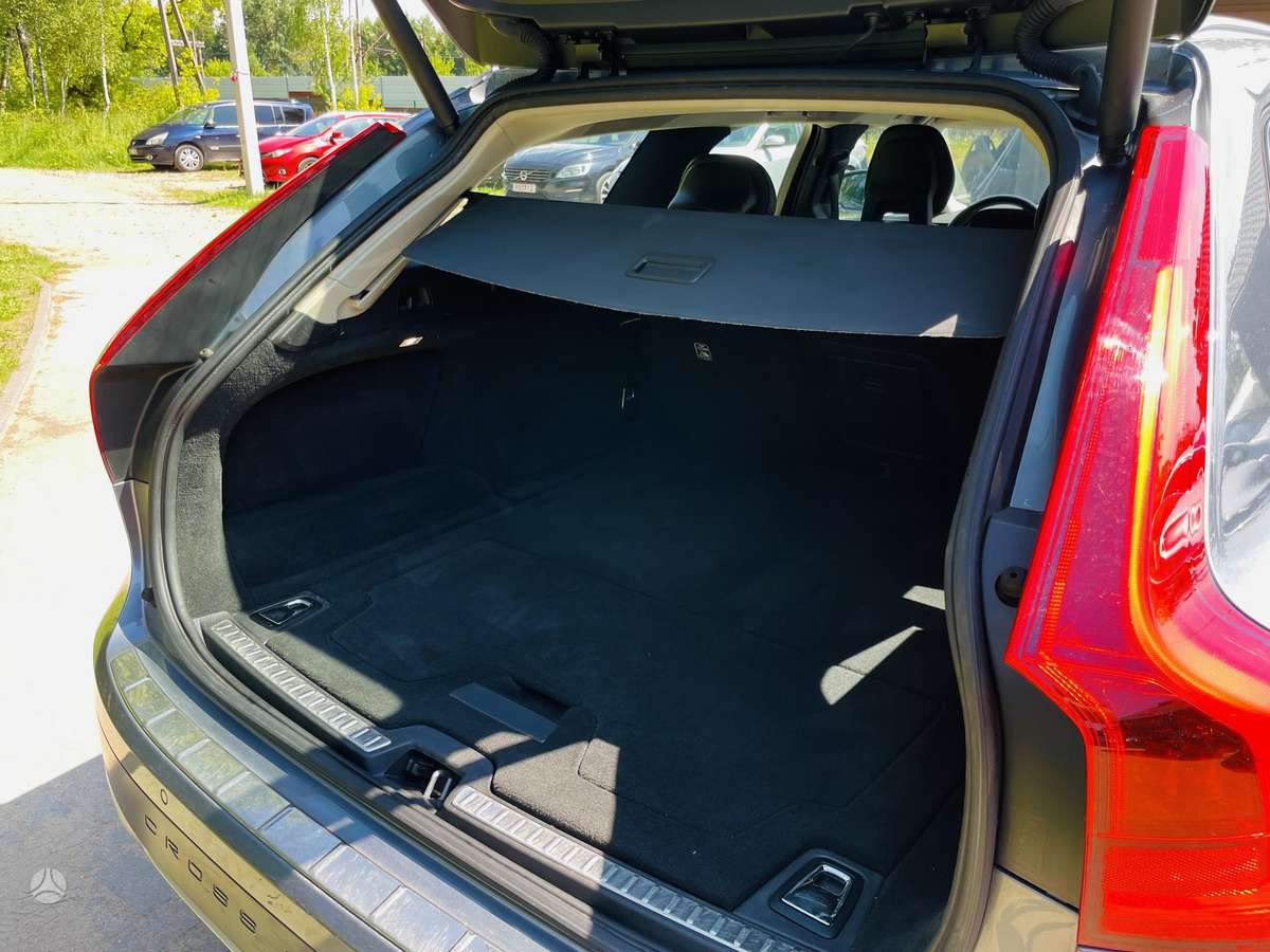 Volvo V90 Cross Country - 7