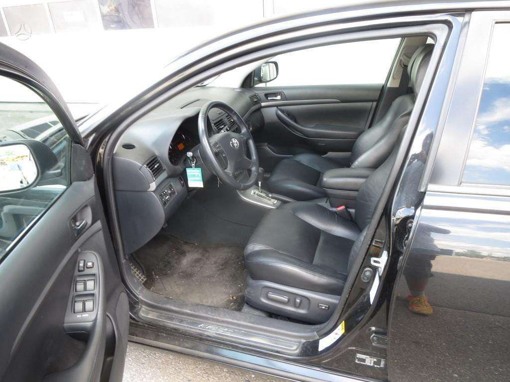 Toyota Avensis, 2.4 l., Универсал