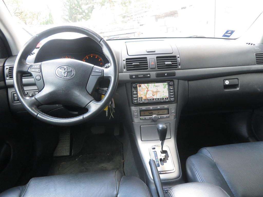 Toyota Avensis, 2.4 l., Универсал