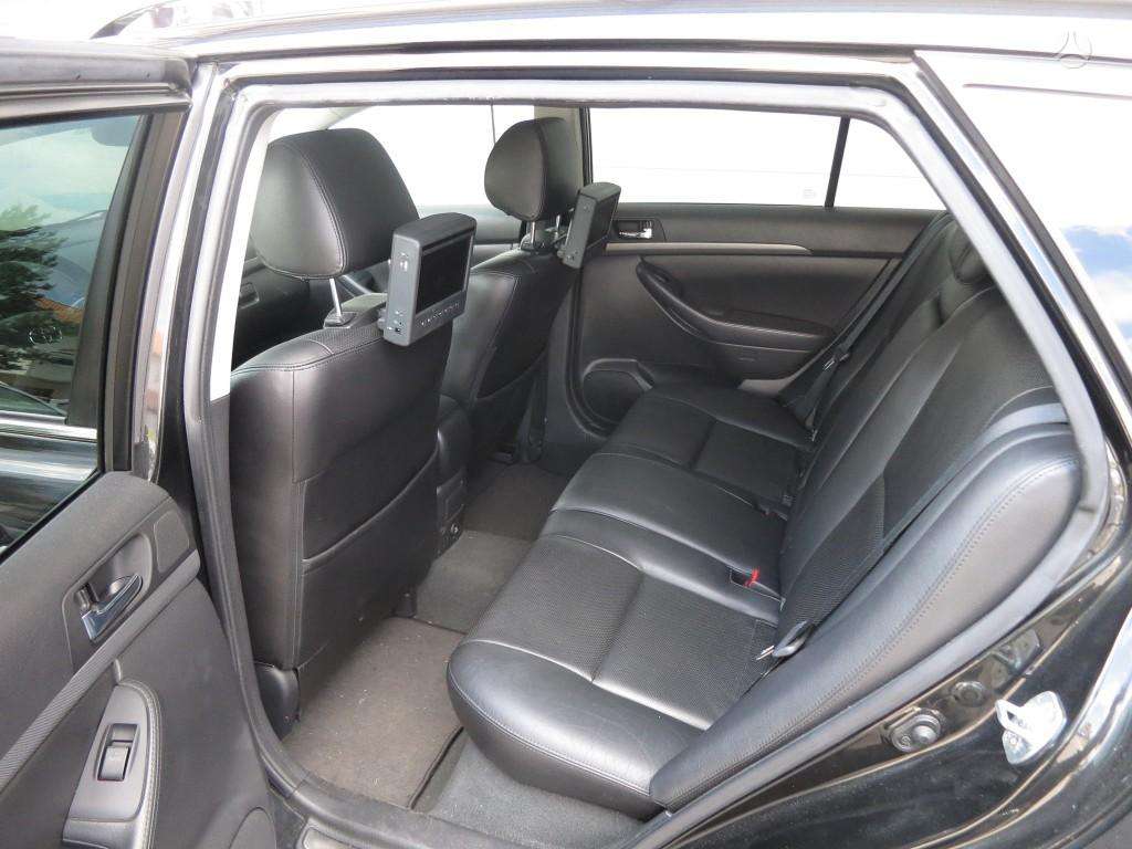Toyota Avensis, 2.4 l., Универсал