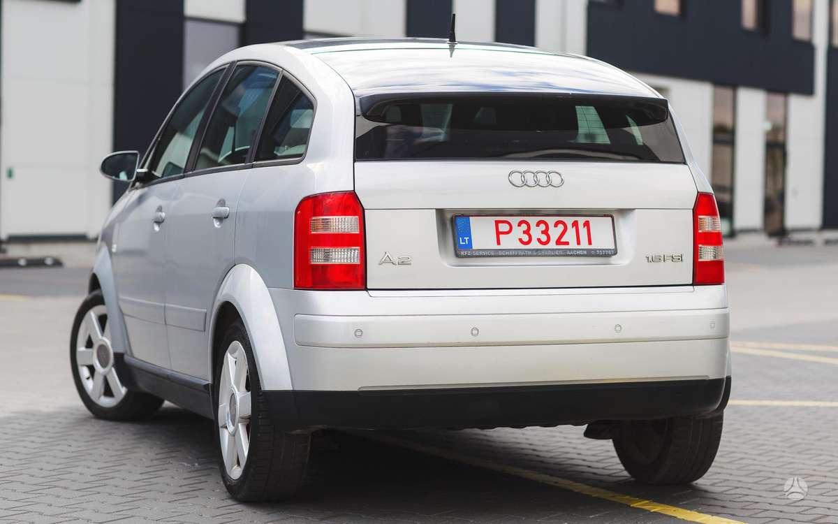Audi A2, 1.6 l., Седан