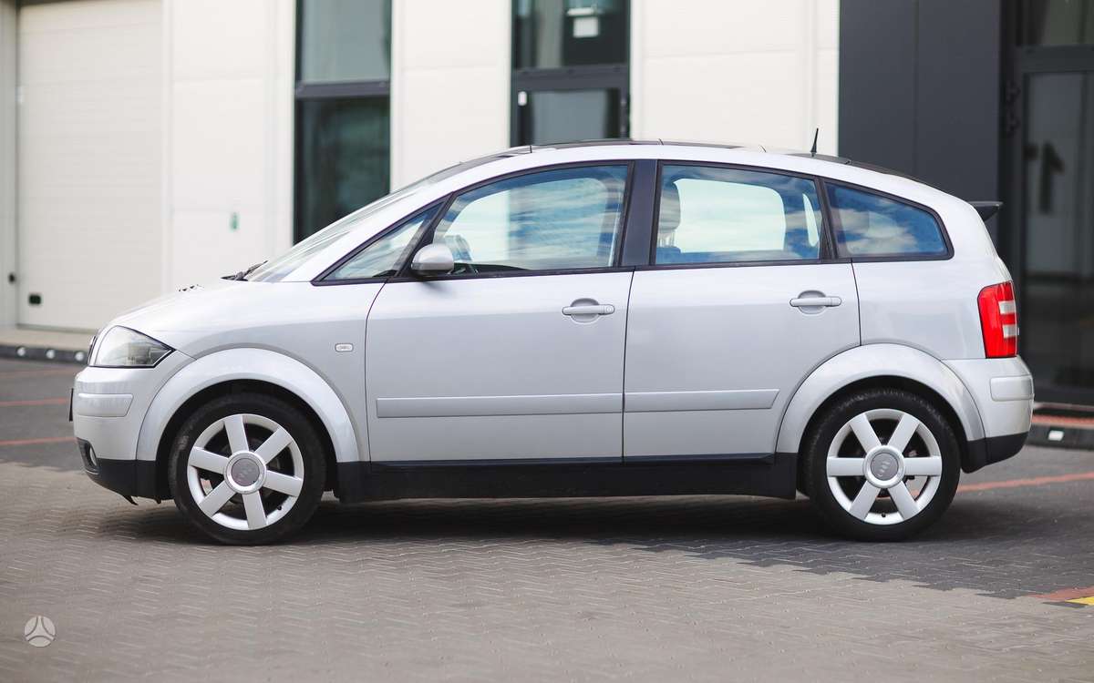 Audi A2, 1.6 l., Седан